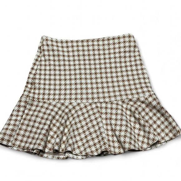 Sadie & Sage Dresses & Skirts - Sadie & Sage Mini Skirt Women's Size Large Brown Back Zip Ruffle Houndstooth
